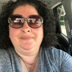 Meet your Posher, Debra